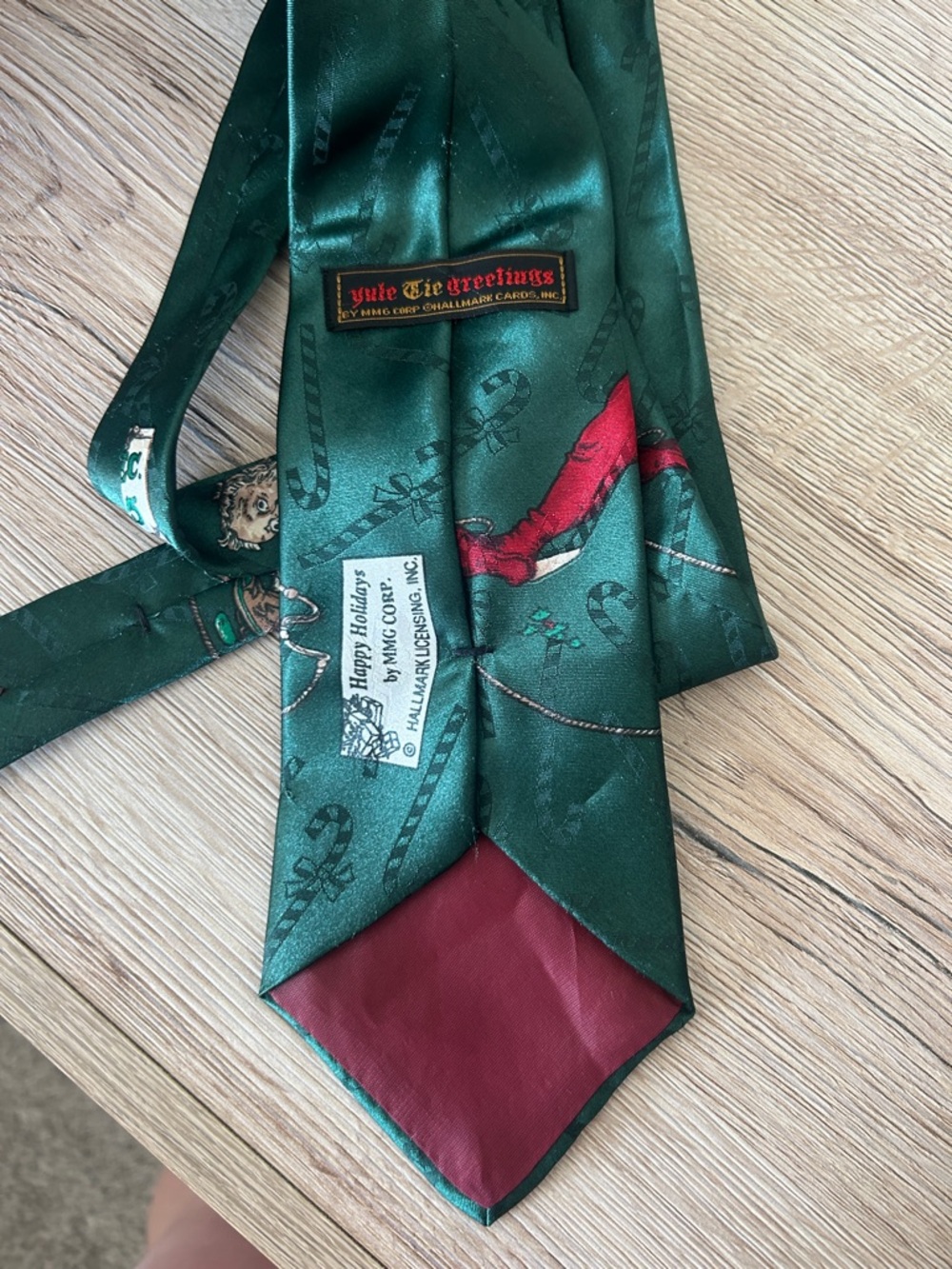 Vintage Hallmark Christmas Tie - Picture 3 of 3